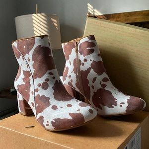 High Heel Cow Print Boots! Never worn Size 9 #cowprint #cowgirlboots #nashville